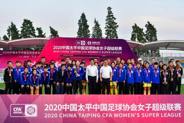 小里：KD在场时火箭其他人不知该做什么 阿门没篮无法拉开空间