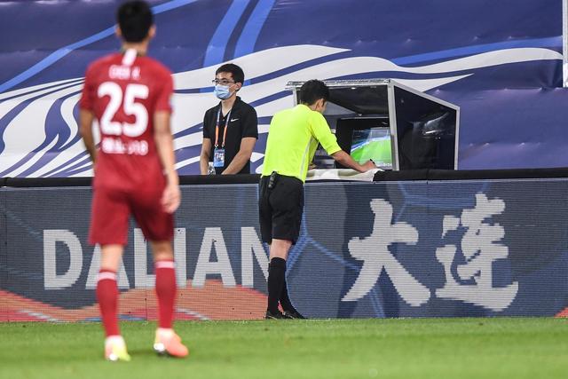 1-3翻盘！詹欧将73胜勇士钉耻辱柱 水花魔登铸名局 约穆2次大逃亡